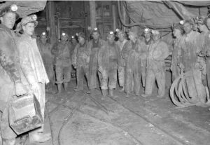 Perjuangan Para Penambang di Film Coal Country