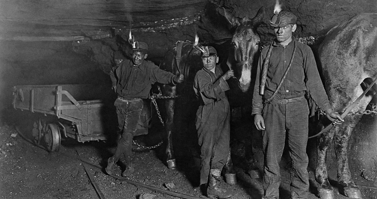 Gambaran Kehidupan Para Pekerja Tambang di Film Coal Country