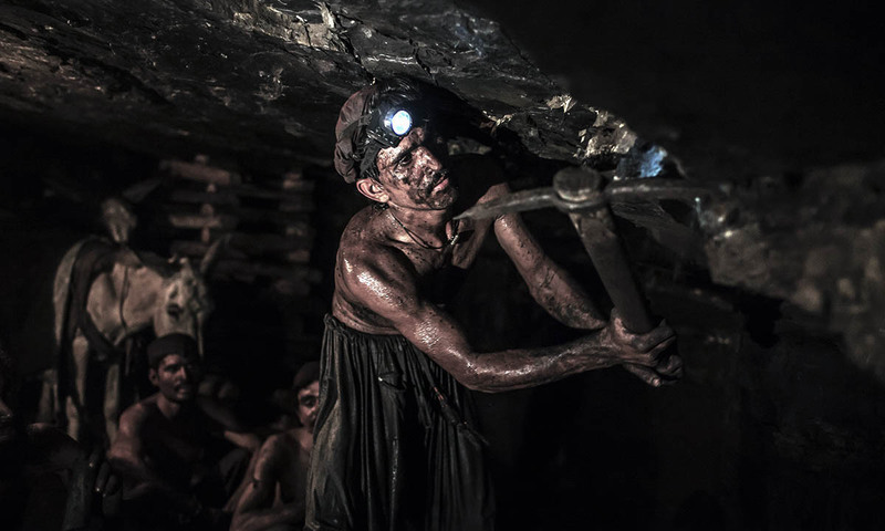 3 Ketegangan Tiada Akhir yang Tersaji pada Film Coal Country